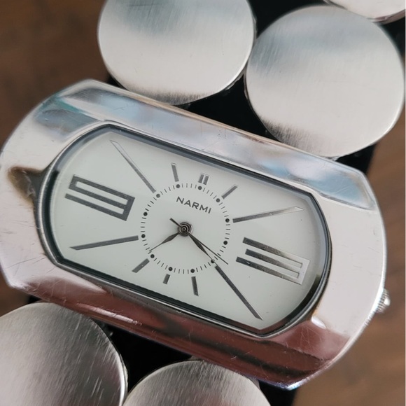 Watch - Picture 3 of 6